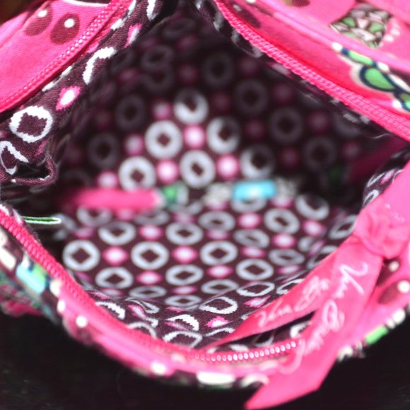 VERA BRADLEY // Pretty in Pink Pleated Shoulder Bag - Picture 8 of 12
